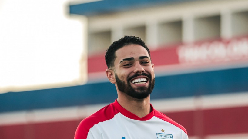Meia Calebe em treino do Fortaleza no Centro de Excelência Alcides Santos, no Pici