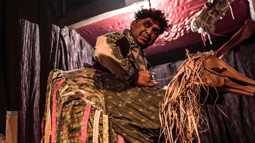 Cleydson Catarina em cena de Boi Mansinho 