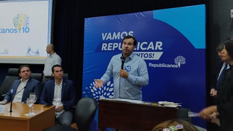 Rodrigo Maia em evento do Republicanos no Ceará
