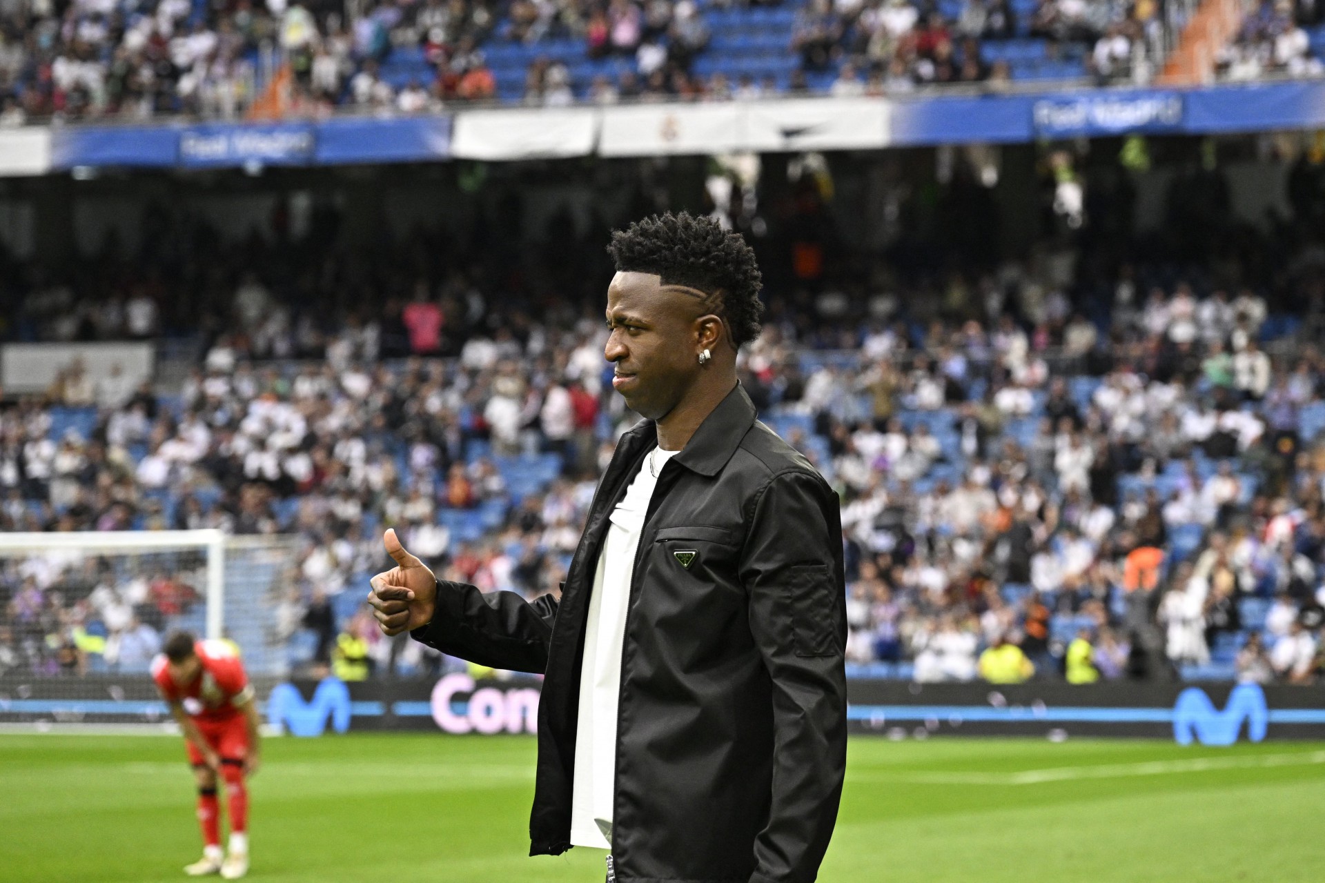 Vinícius Júnior recebe homenagem após caso de racismo no jogo Real Madrid x Rayo Vallecano, no Santiago Bernabéu, pelo Campeonato Espanhol
