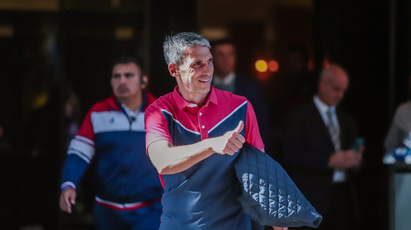 Técnico Juan Pablo Vojvoda em saída do hotel para o jogo Grêmio x Fortaleza, em Porto Alegre, pelo Campeonato Brasileiro Série A 2023