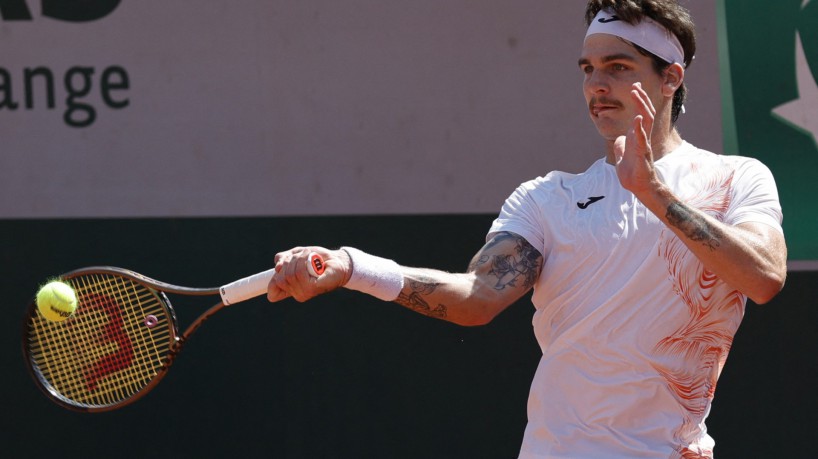Thiago Wild supera o argentino Guido Pella e avança em Roland Garros