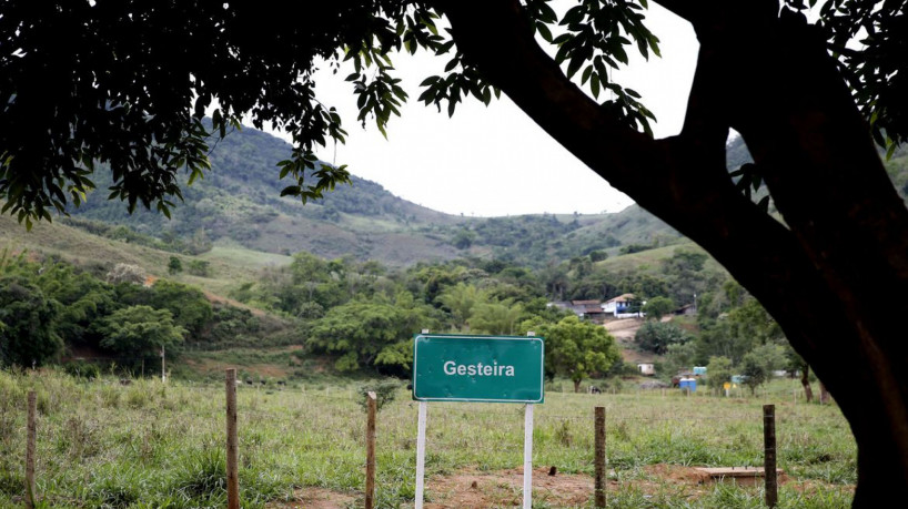 Distrito de Barra Longa. A comunidade foi parcialmente encoberta pela lama que chegou pelo rio Gualaxo do Norte. 
