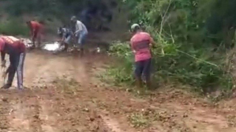 Imagens da estrada vem sendo divulgadas pela população nas redes sociais