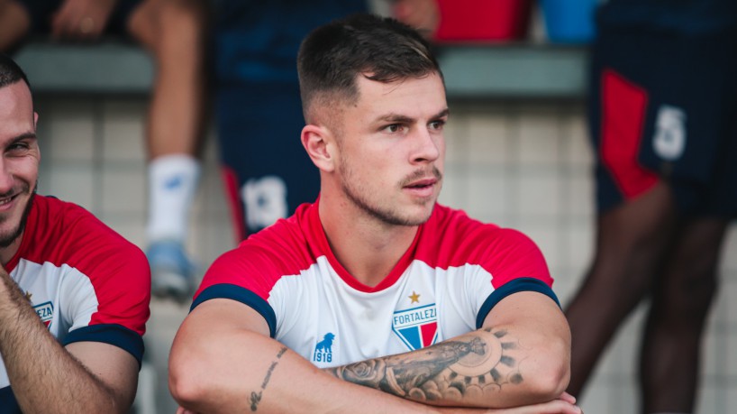Zagueiro Bernardo Schappo em treino do Fortaleza no Centro de Excelência Alcides Santos, no Pici