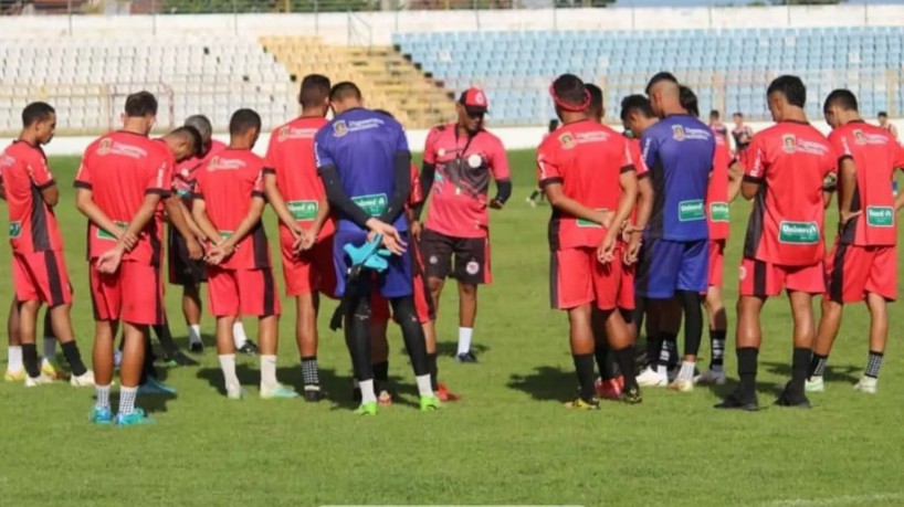 Guarany de Sobral segue com dificuldades financeiras e pode ser exclu&iacute;do da Fares Lopes