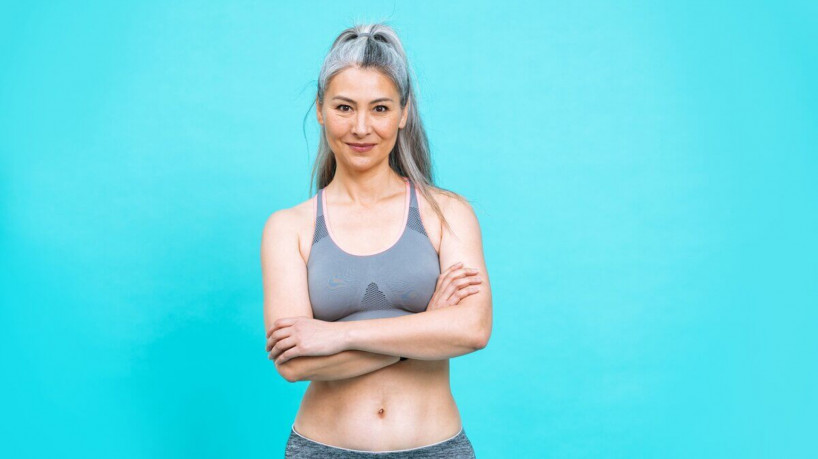 Menopausa favorece o ganho de peso após os 40 anos (Imagem: oneinchpunch | Shutterstock)