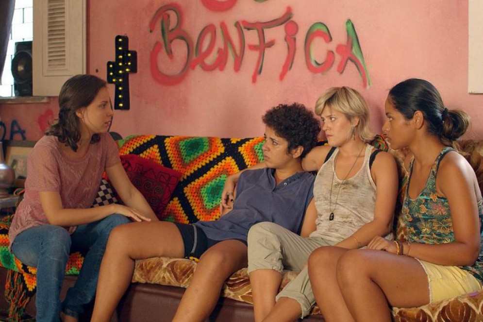 "Meninas do Benfica" conta a história de quatro mulheres em meio aos acontecimentos de junho de 2013(Foto: Divulgação)
