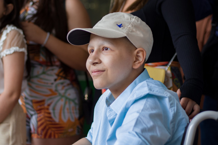 FORTALEZA, CEARÁ, BRASIL, 15-06-2023: Unifor recebe a mostra "Meu olhar através do espelho de Daniel Lessa, adolescente de 15 anos em tratamento contra um câncer.  (Foto: Samuel Setubal)