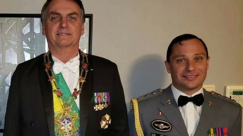 ￼JAIR BOLSONARO e o ex-ajudante de ordens, tenente-coronel Mauro Cid