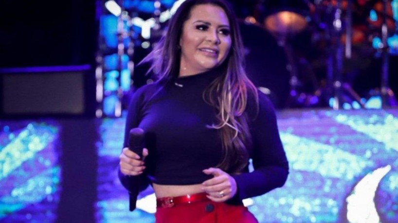 Márcia Felippe cancelou shows na Bahia; cantora de forró compartilhou foto em cama de hospital
