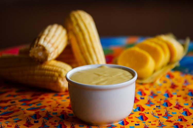 Nos estados do Nordeste e Norte, o nome deste prato a base de milho é canjica. No Sudeste, Sul e Centro-Oeste, ela é conhecida como Curau
