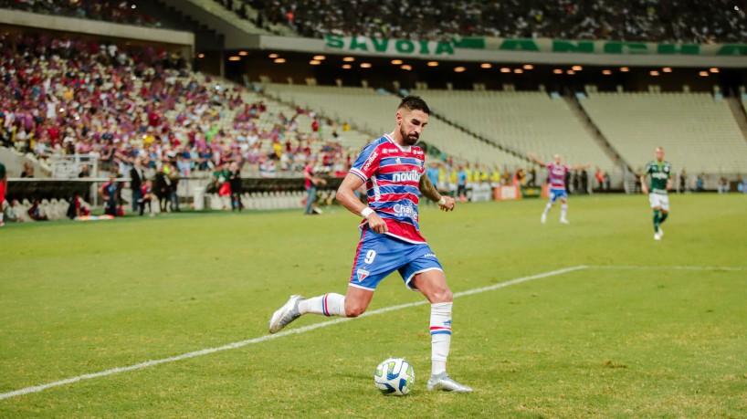 Atacante Lucero no jogo Fortaleza x Palmeiras, na Arena Castelão, pela Copa do Brasil 2023