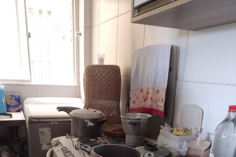 Vazamento de g&aacute;s causa um pequeno inc&ecirc;ndio no bairro Lagoa Redonda, em Fortaleza