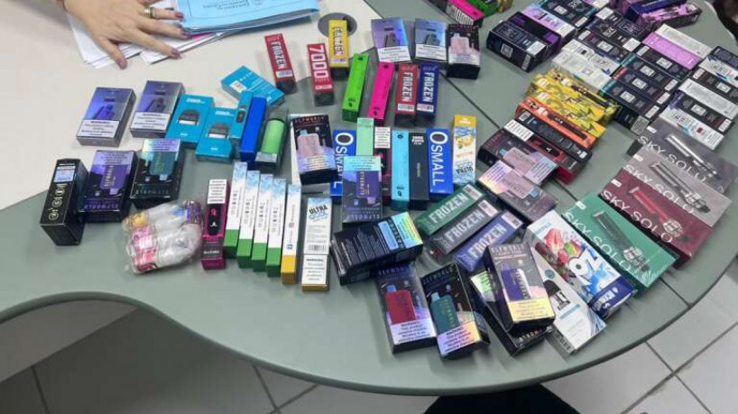 Cerca de 104 unidades de cigarros eletrônicos foram interceptadas pelas forças de segurança 