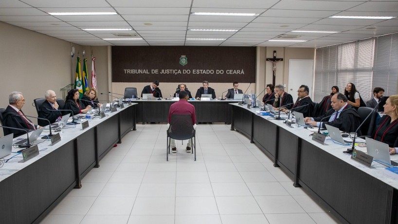 Sessão que iniciou julgamento do TJCE sobre a Taxa do Lixo em Fortaleza