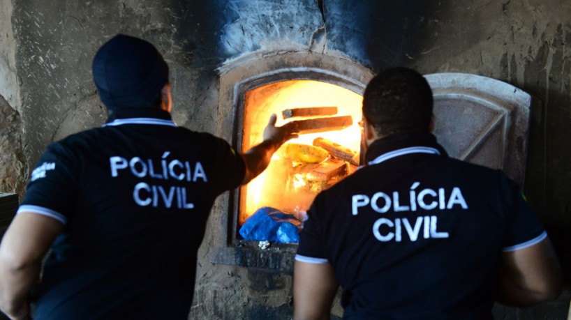 Mais de 1,5 tonelada de drogas apreendidas é incinerada, em Aquiraz