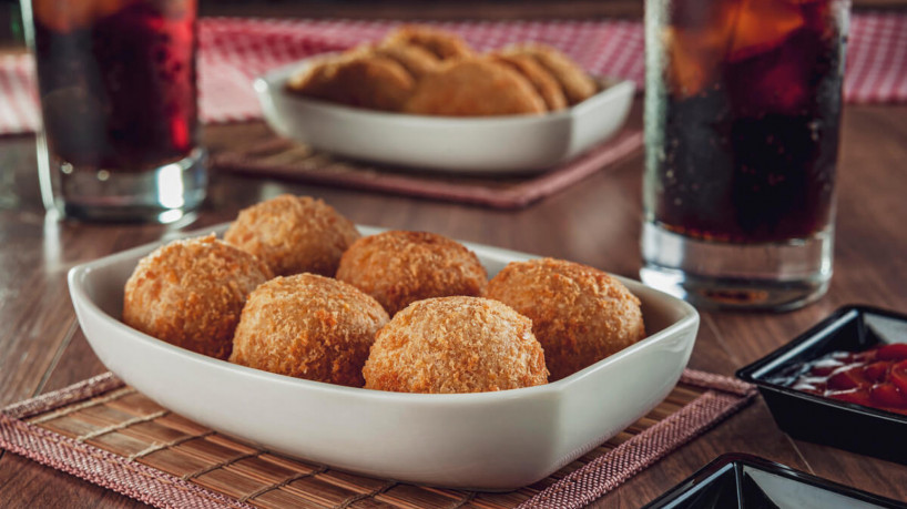 Bolinho de queijo (Imagem: Lyubov Levitskaya | Shutterstock)