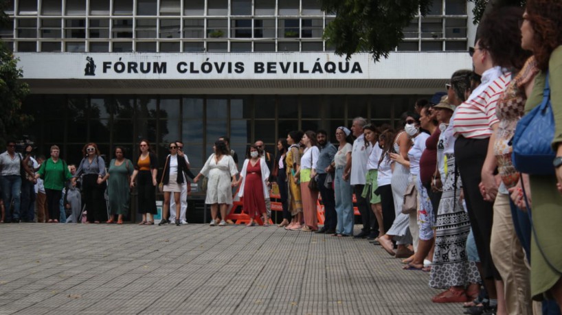 Familiares e amigos de vítimas da Chacina do Curió se reuniram em ato neste sábado, 24, enquanto aguardam a sentença dos quatro primeiros réus julgados pelo crime