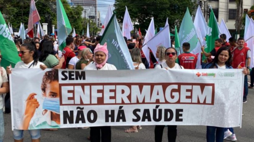 Servidores da enfermagem de Fortaleza iniciaram greve nesta quinta-feira, 29
