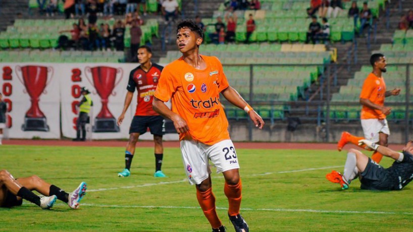 Volante venezuelano Kervin Andrade é a nova contratação do Fortaleza