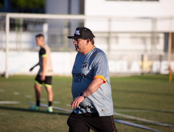 Guto Ferreira falou sobre modelo de jogo 