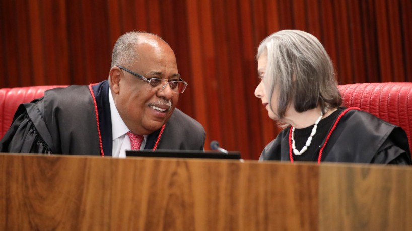 ￼Benedito Gonçalves e Cármen 
Lúcia na sessão que condenou Bolsonaro