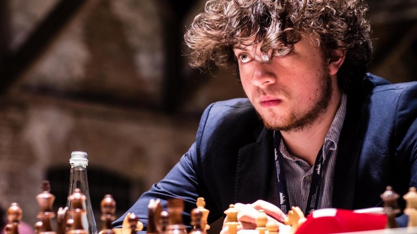 Xadrez: tribunal rejeita processo de Niemann contra Carlsen
