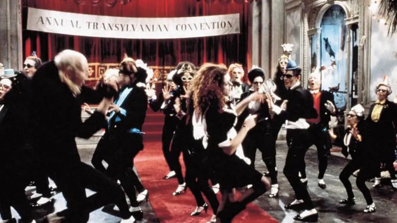 Elenco do filme 'Rocky Horror Picture Show' dança o 'Time Warp'