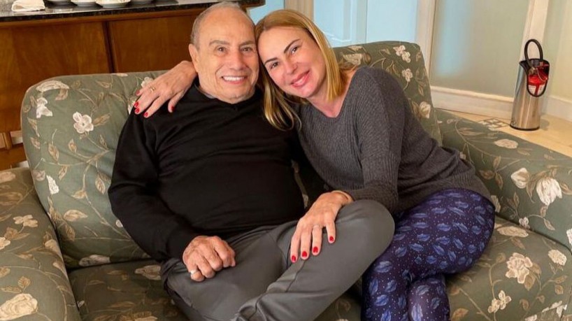 A atriz Mari Saade, esposa de Stenio Garcia, atualizou o quadro de saúde do ator