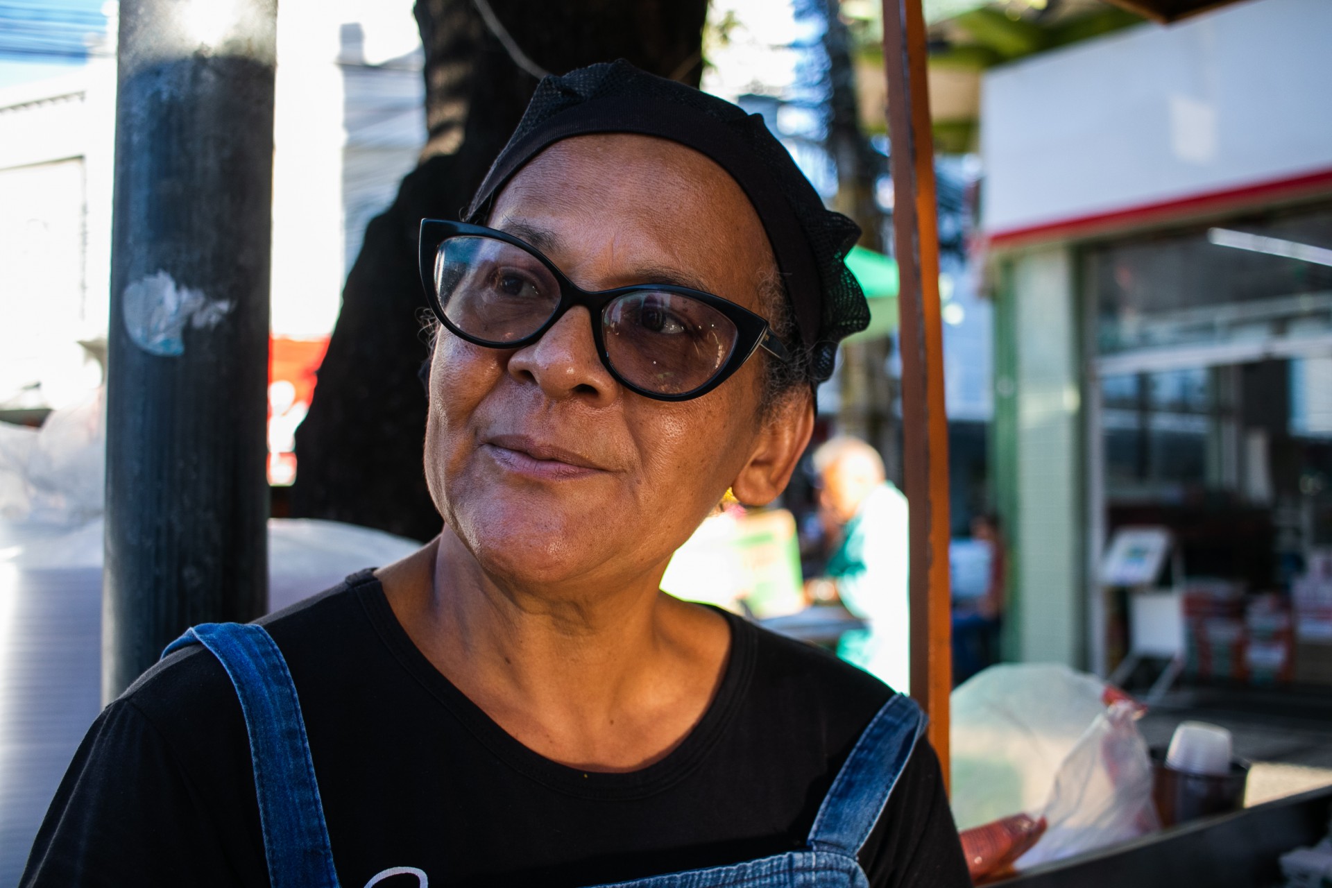 Nieda herdou da sogra o negócio no qual hoje trabalha, na Praça do Ferreira