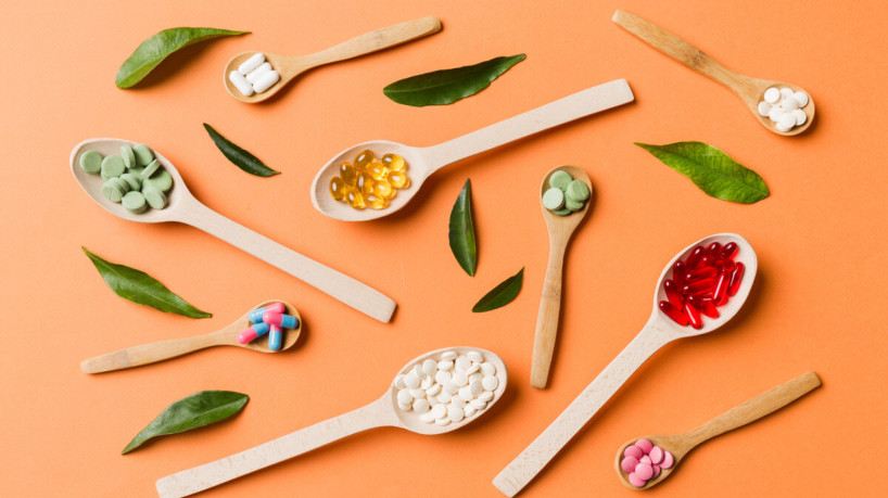 O suplemento alimentar geralmente é consumido por pessoas que praticam atividade física (Imagem: SNeG17 | Shutterstock)