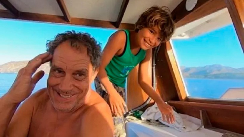 David e Zachary zarparam da costa mexicana no início de maio. Dois meses depois, aparecerem em seu destino original, sem saber o que ocorria além do mar