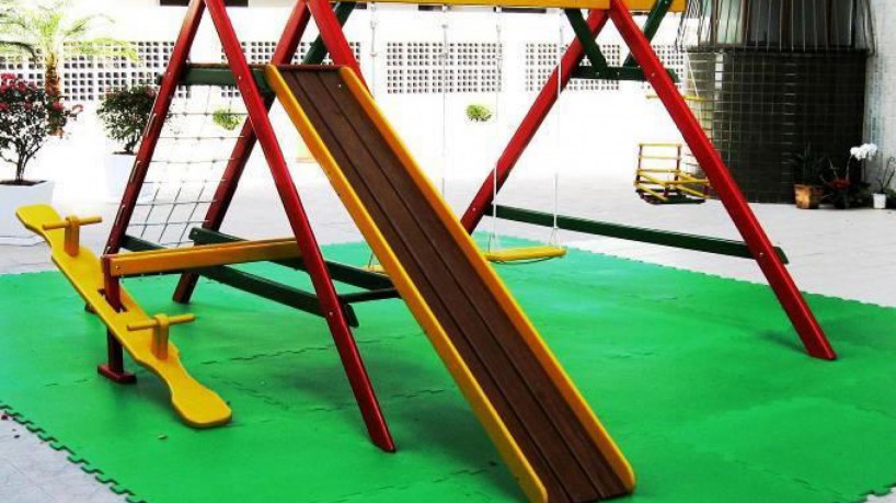 Espaços com brinquedos não devem ser frequentados por crianças sem a presença dos pais ou de responsáveis 