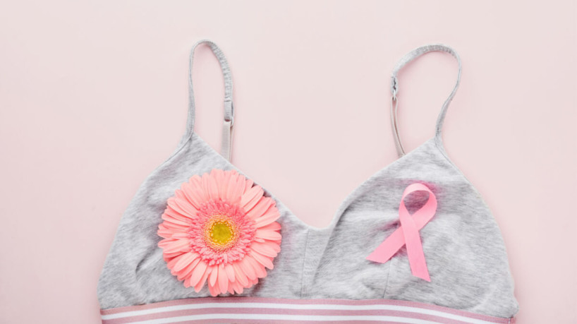 Diagnóstico precoce do câncer de mama aumenta as chances de sucesso no tratamento (Imagem: Katarzyna Hurova | Shutterstock)