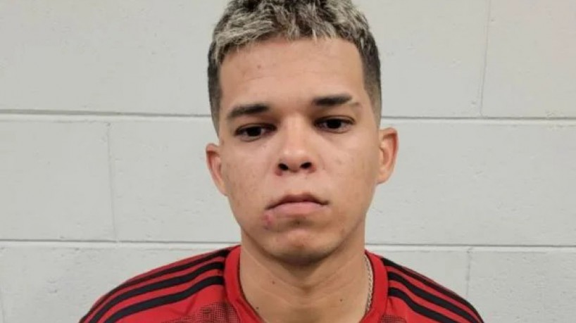 O torcedor do Flamengo foi detido logo após ter arremessado a garrafa na vítima