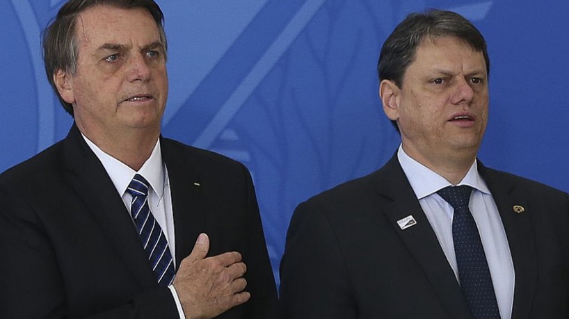 O expresidente Jair Bolsonaro e o governador de S&atilde;o Paulo, Tarc&iacute;sio de Freitas