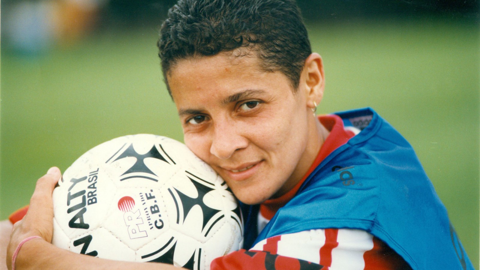 Futebol feminino cresceu, mas formação de novas jogadoras