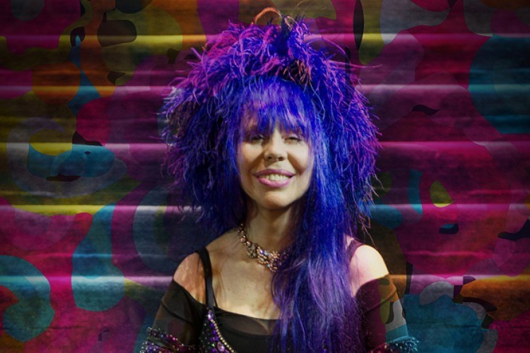 Baby do Brasil &eacute; acusada por vi&uacute;va de Luiz Galv&atilde;o de "roubar" os direitos autorais da banda Novos Baianos