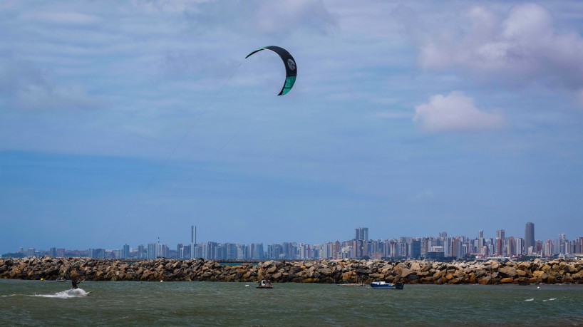 Kitesurfe impulsiona turismo no Ceará. 