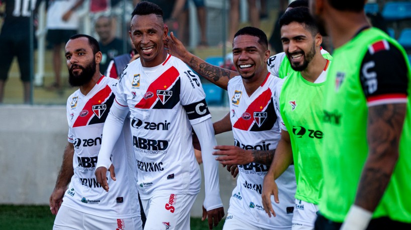 Atacante Ciel comemora gol no jogo Ferroviário x Cordino, no PV, pelo Campeonato Brasileiro Série D 2023