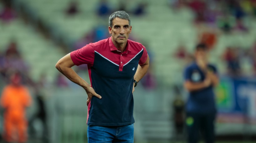  Juan Pablo Vojvoda vê Fortaleza despencar a cada jogo do Brasileirão (Foto: Aurelio Alves/O POVO)