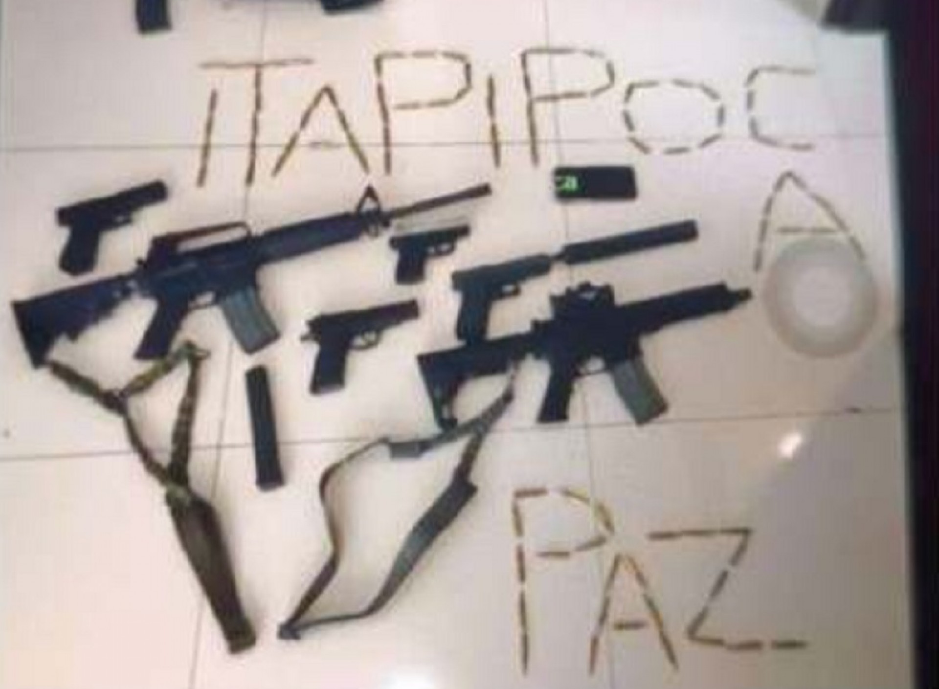 EXEMPLO de imagens divulgadas em ameaças feitas por criminosos a rivais  (Foto: Reprodução/Polícia Civil)