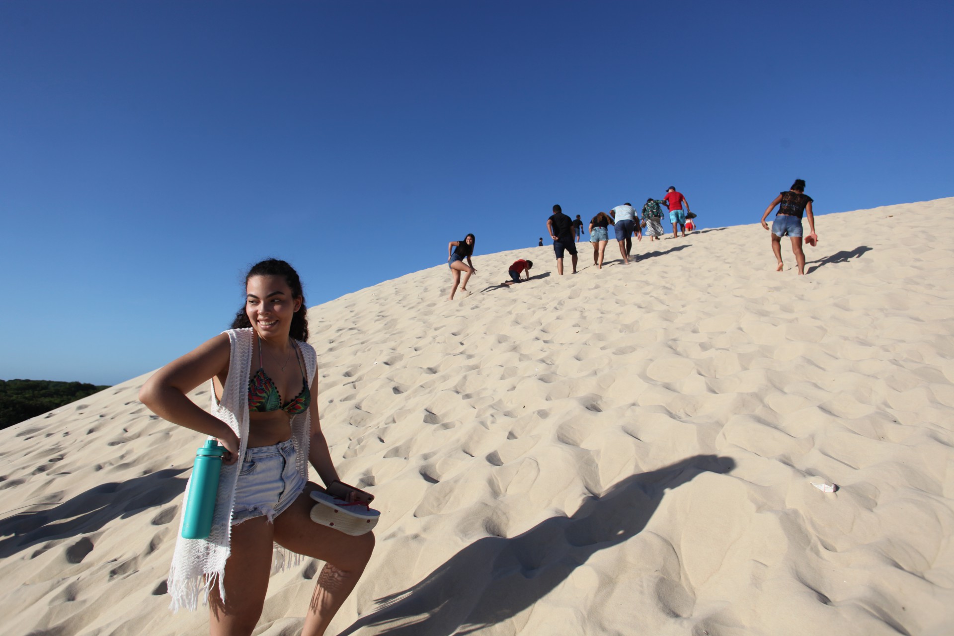 FORTALEZA, CEARÁ, BRASIL, 23.07.2023:Duna da Sabiaguaba virou point das Férias.