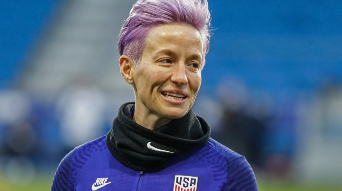 Rapinoe também entra na lista de jogadoras mais bem pagas