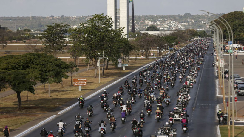 Brasília (DF), 29/07/2023 - Motociclistas de todo o Brasil participam de passeio de encerramento do Capital Moto Week. Foto: Marcelo Camargo/Agência Brasil