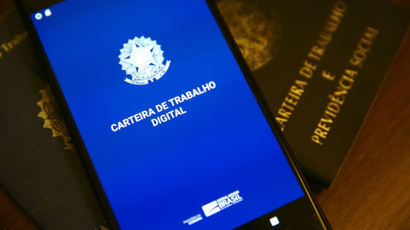 ￼ Mulheres com ensino superior recebem em média 17,3% menos que os homens com o mesmo grau de instrução