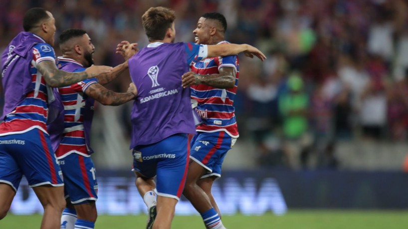 Marinho comemora gol marcado diante do Libertad, pela Copa Sul-Americana