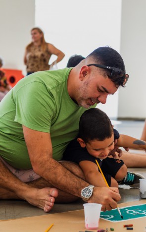 FORTALEZA, CEARÁ, 13-08-2023: Dia dos Pais no Estação das Artes. Pouca movimentação no espaço, que contém atividades para as crianças, feira de gastronomia e de design.  (Foto: Fernanda Barros/ O Povo)