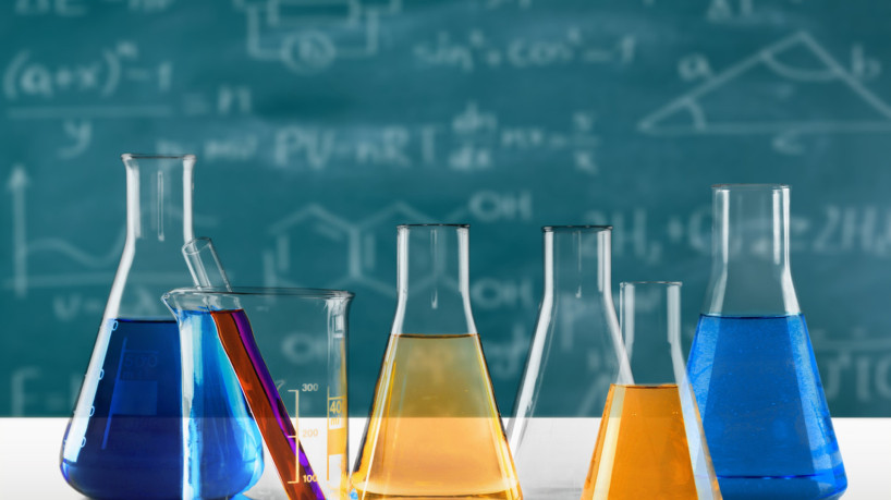 Equilíbrio químico é responsável por estudar as reações reversas (Imagem: Shutterstock)